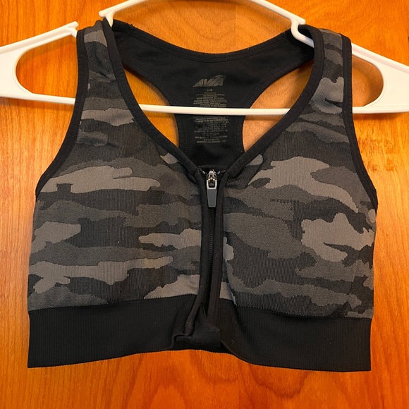 Zipup sports bra - Picture 1 of 1